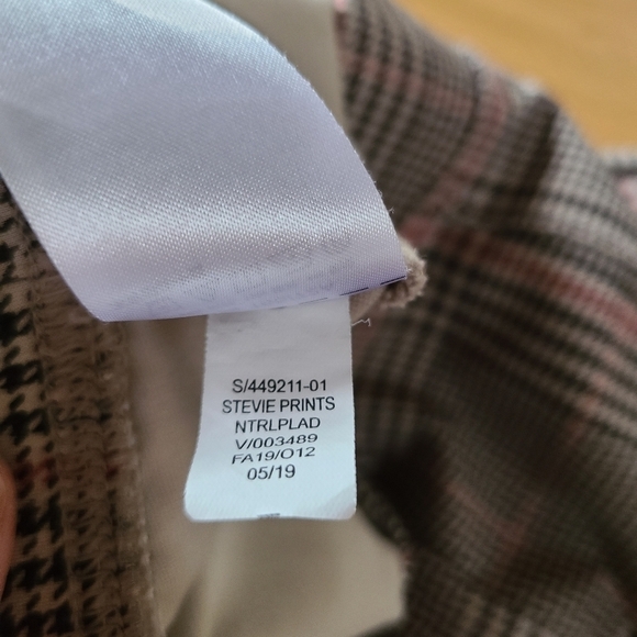 Old Navy Stevie Ankle Pants in Neutral Plaid - Size M - Picture 10 of 10